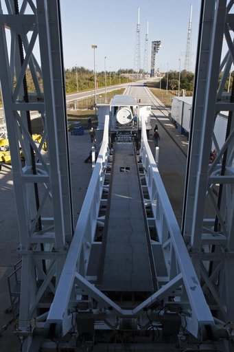 GOES-S Atlas V First SRB Mate to Booster