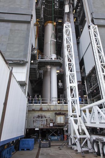 GOES-S Atlas V First SRB Mate to Booster