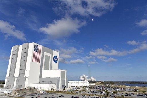SpaceX Falcon Heavy Demo Flight - Liftoff