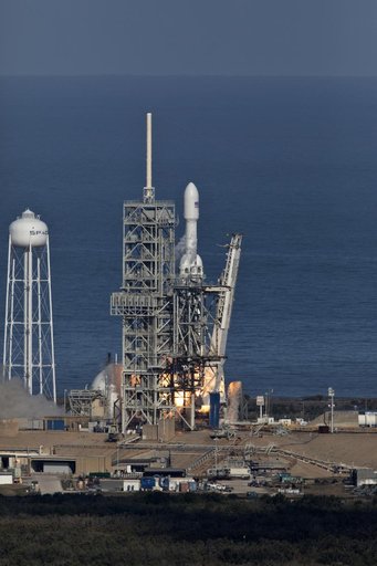 SpaceX Falcon Heavy Demo Flight - Liftoff