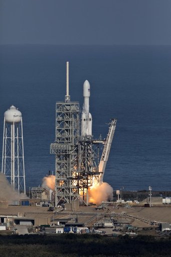 SpaceX Falcon Heavy Demo Flight - Liftoff