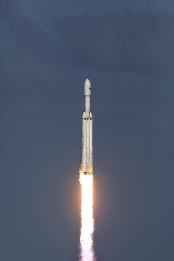 SpaceX Falcon Heavy Demo Flight - Liftoff