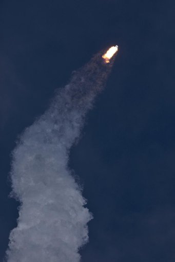 SpaceX Falcon Heavy Demo Flight - Liftoff