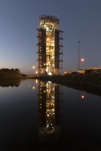 GOES-S Spacecraft Lift & Mate