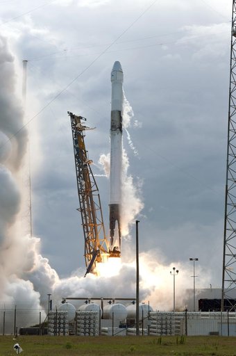 SpaceX CRS-14 Liftoff