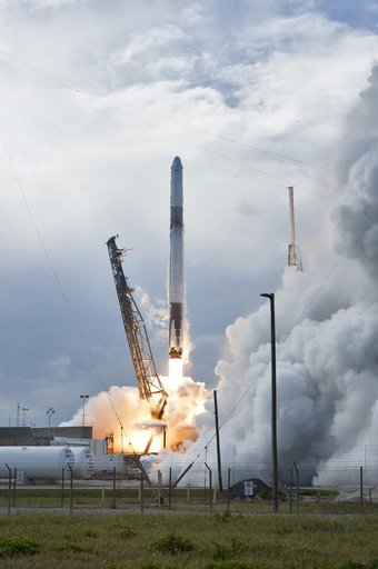 SpaceX CRS-14 Liftoff