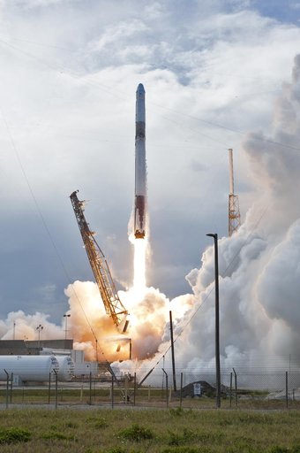 SpaceX CRS-14 Liftoff