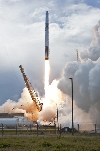 SpaceX CRS-14 Liftoff