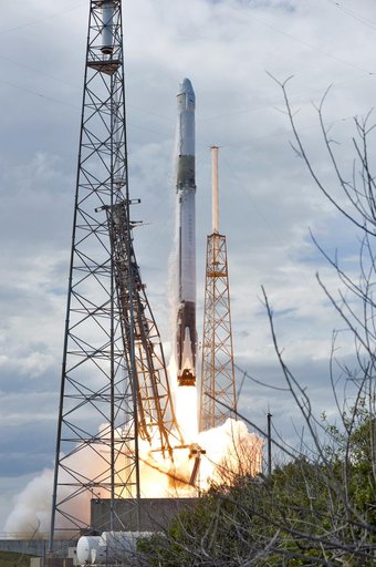 SpaceX CRS-14 Liftoff