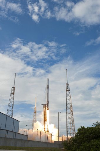 SpaceX CRS-14 Liftoff