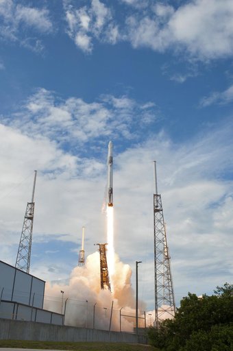 SpaceX CRS-14 Liftoff