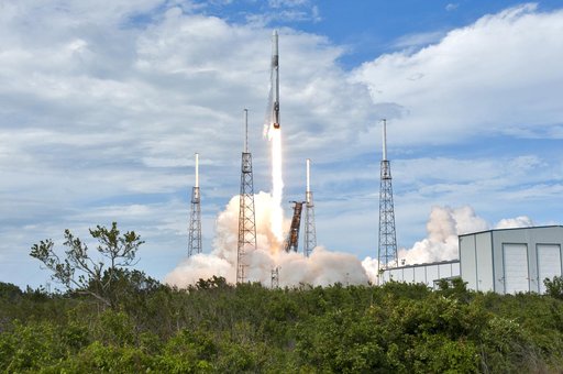 SpaceX CRS-14 Liftoff