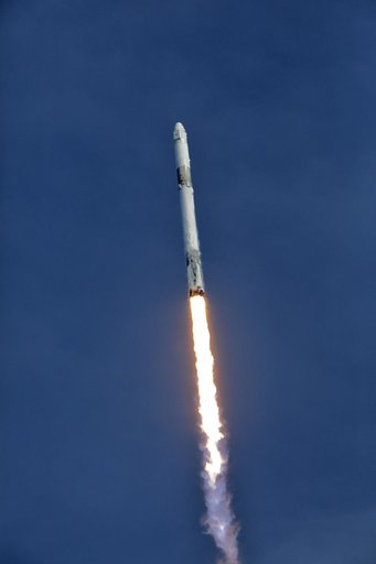 SpaceX CRS-14 Liftoff