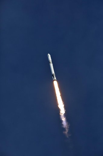 SpaceX CRS-14 Liftoff