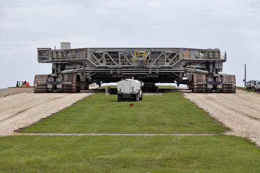 Crawler Transporter 2 Move to Launch Complex 39B