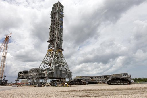Crawler Lifts Mobile Launcher