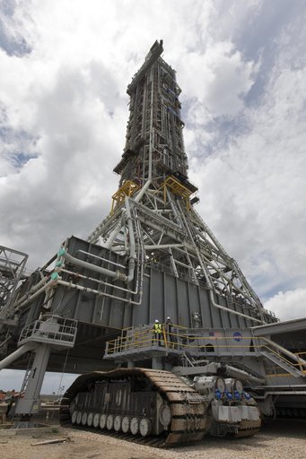 Crawler Lifts Mobile Launcher