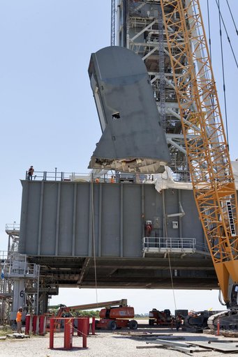 LO2/TSMU Lift and Installation