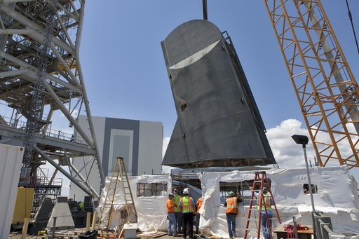 LO2/TSMU Lift and Installation