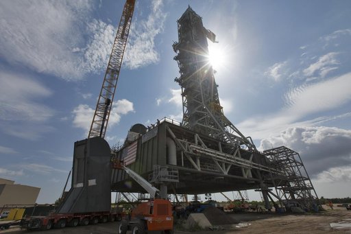 LH2/TSMU Lift and Install