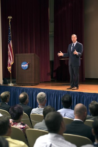 NASA Administrator Jim Bridenstine Visits KSC - Training Auditor