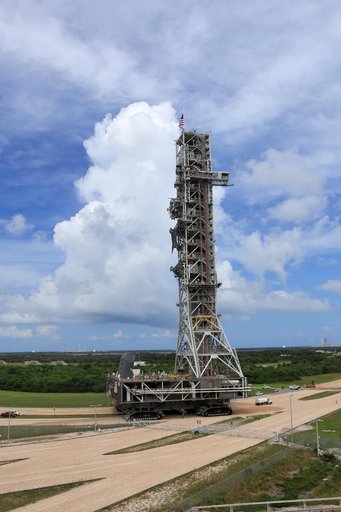 Mobile Laucher Moves Toward EM-1 - Trek to  Launch Complex 39B