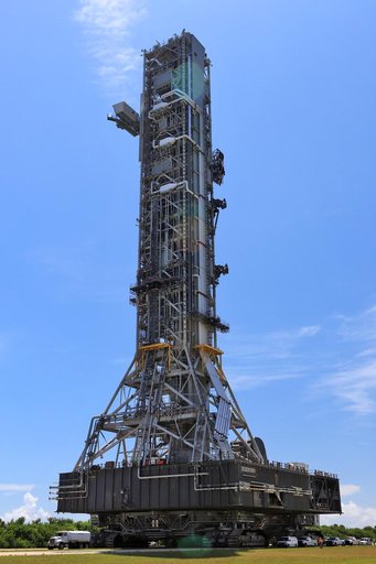 Mobile Laucher Moves Toward EM-1 - Trek to  Launch Complex 39B