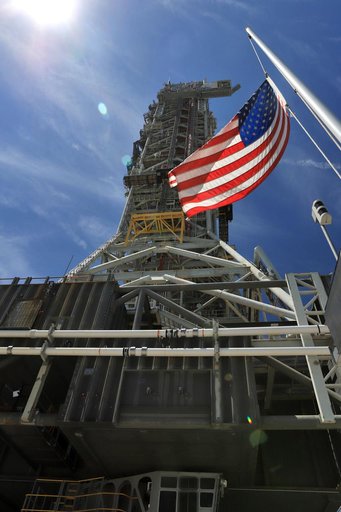Mobile Laucher Moves Toward EM-1 - Trek to  Launch Complex 39B