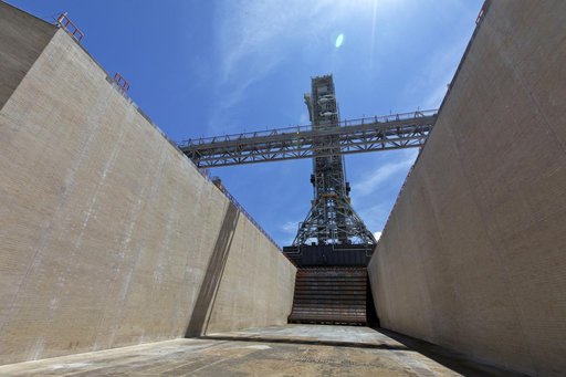 Mobile Laucher Moves Toward EM-1 - Trek to  Launch Complex 39B
