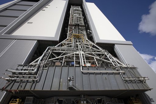 ML Moves Toward Exploration Mission 1 roll into the VAB HB-3