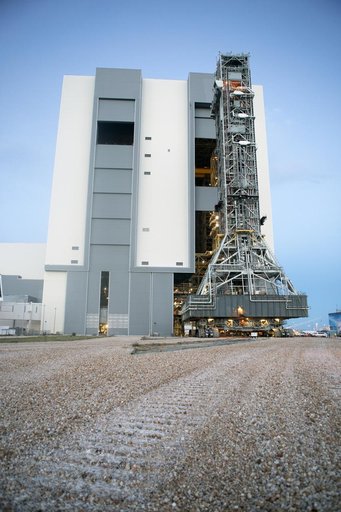 ML Moves Toward Exploration Mission 1 roll into the VAB HB-3