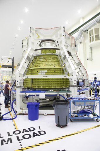 EM-2 Pressure Vessel in Bird Cage in the O&C
