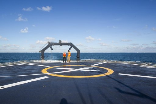SpaceX Helicopter Landing Test on the Crew Recovery Ship