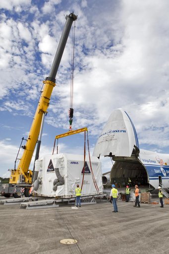 Orion EM-1 European Service Module Arrival at SLF