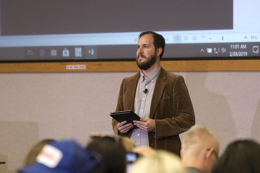 Participants in NASA Social Briefing Learn About SpaceX Demo-1 M