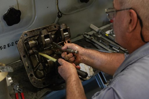 Crawler Engine Maintenance CT-2