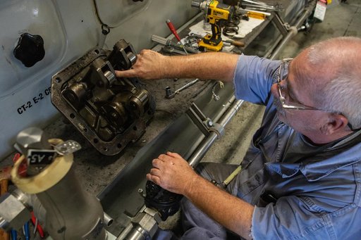 Crawler Engine Maintenance CT-2
