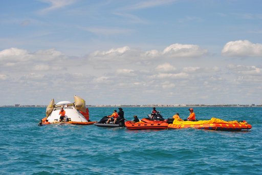 Starliner Astronaut Water Rescue Training
