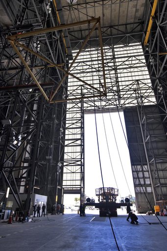 Engine Vertical Installer Arrival