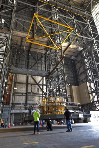 Engine Vertical Installer Arrival