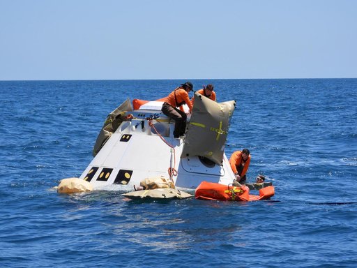 Starliner Astronaut Water Rescue Training