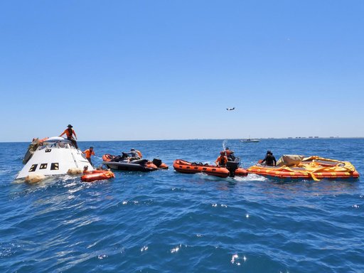Starliner Astronaut Water Rescue Training