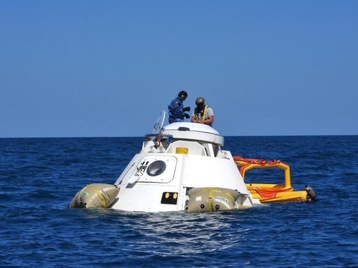 Starliner Astronaut Water Rescue Training