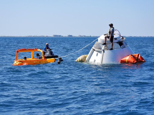 Starliner Astronaut Water Rescue Training