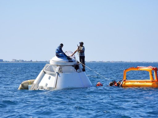 Starliner Astronaut Water Rescue Training