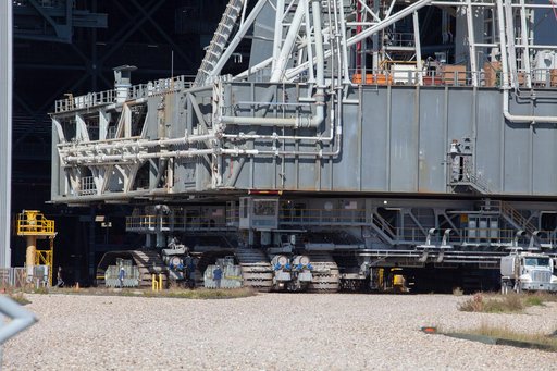 Mobile Launcher Back to Pad 39B