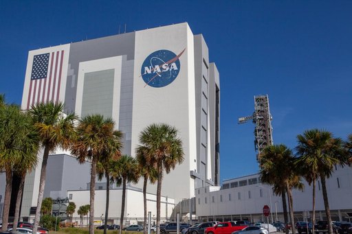 Mobile Launcher Back to Pad 39B