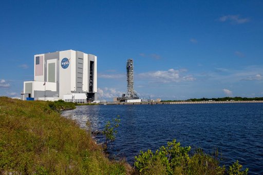 Mobile Launcher Back to Pad 39B
