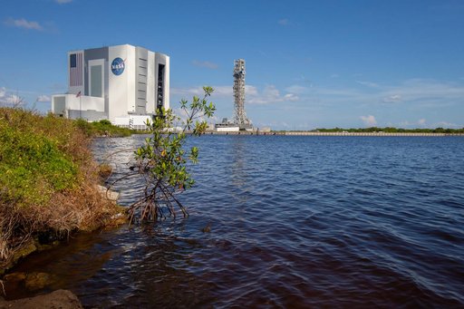 Mobile Launcher Back to Pad 39B