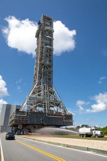 Mobile Launcher Back to Pad 39B